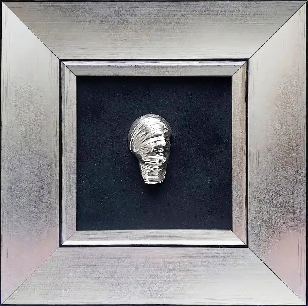 Zdjęcie obrazu Zawieszka  - Igor Mitoraj. Foksal17 - Galeria Sztuki w Warszawie.